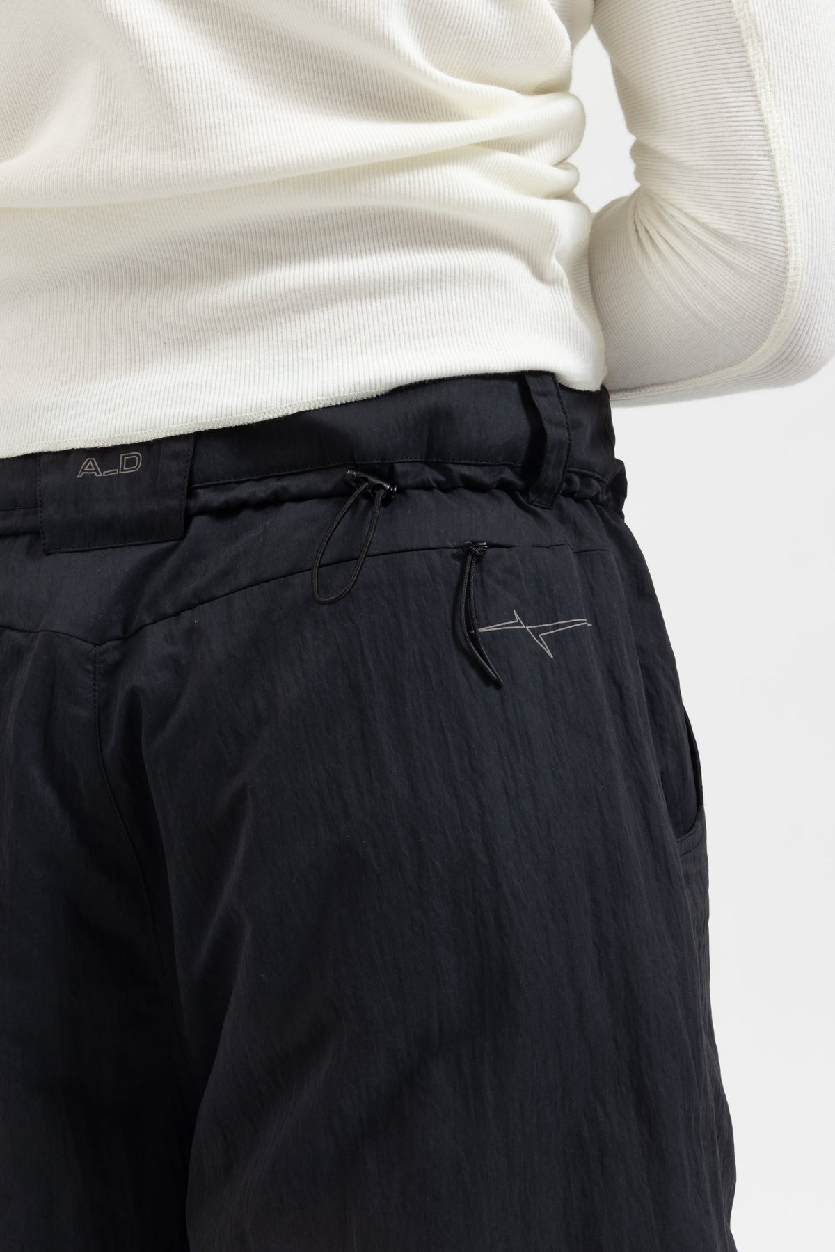 VENTILATED SHORTS - OBSIDIAN
